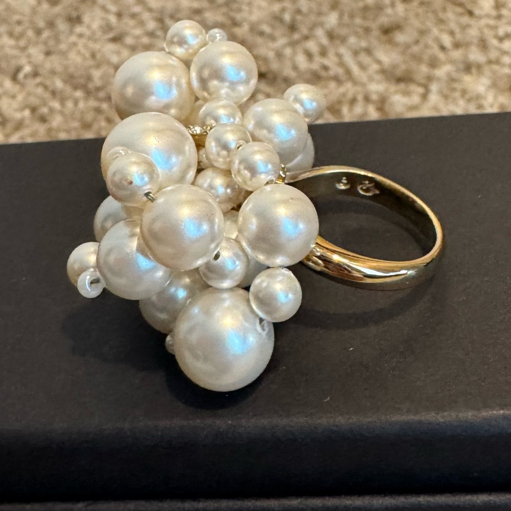 SALE🍁🌟Vintage Collectors Signed Swarovski Statement Gold Ring with faux Pearls
